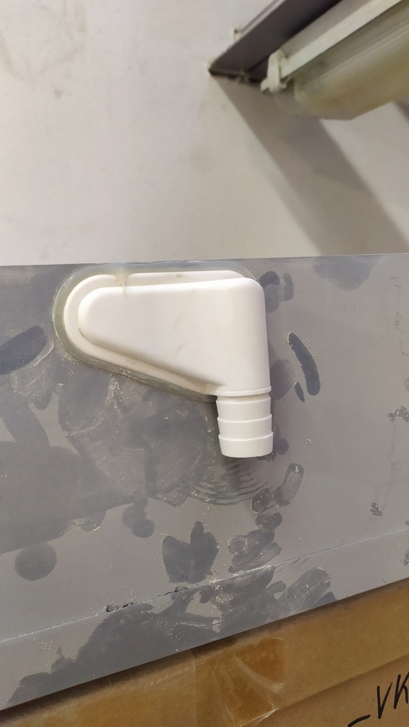 Connection trop plein cuve/vasque à coller